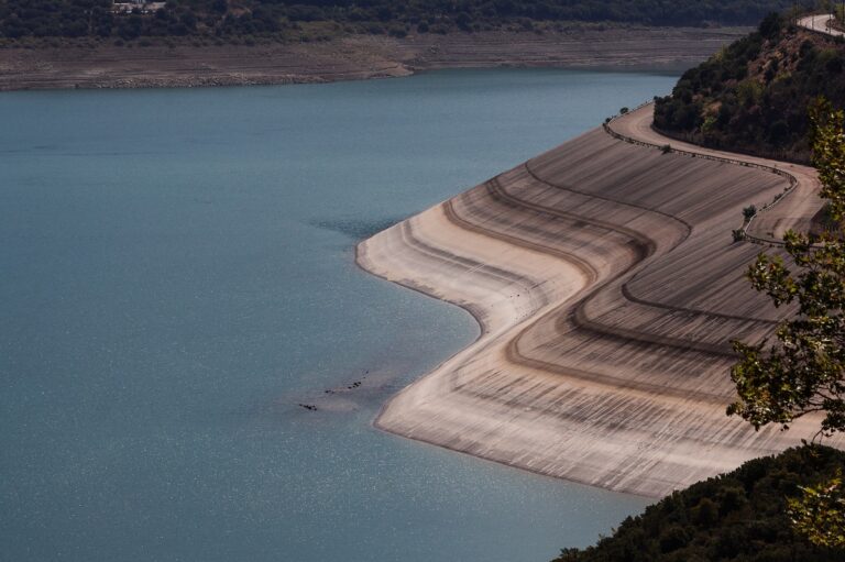 ΤΕΧΝΙΤΗ ΛΙΜΝΗ ΜΟΡΝΟΥ ΜΕΙΩΜΕΝΗ Η ΣΤΑΘΜΗ ΤΟΥ ΝΕΡΟΥ ΛΟΓΩ ΤΗΣ ΠΑΡΑΤΕΤΑΜΕΝΗΣ ΑΝΟΜΒΡΙΑΣ (ΓΙΑΝΝΗΣ ΠΑΝΑΓΟΠΟΥΛΟΣ/ Eurokinissi)